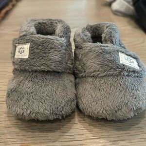 Ugg Infant Bixbee terry cloth booties